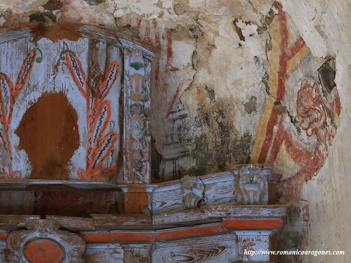 DETALLE DE LAS PINTURAS QUE AFLORAN